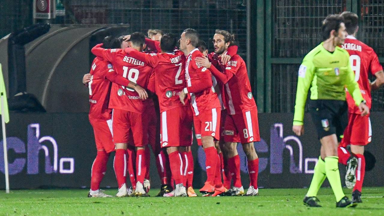 Jenius Bola Untuk hobimu | Villarreal mengumumkan kesepakatan baru untuk Albiol