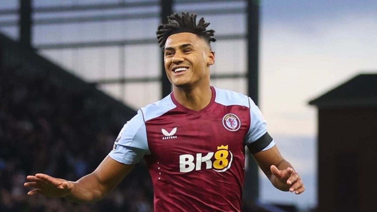 Target Arsenal Watkins berbicara tentang bertahannya Villa