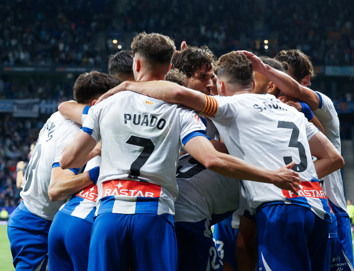 Jenius Bola Untuk hobimu | Klub-klub Liga Primer mengincar Reinildo dari Atletico menjelang status bebas transfer