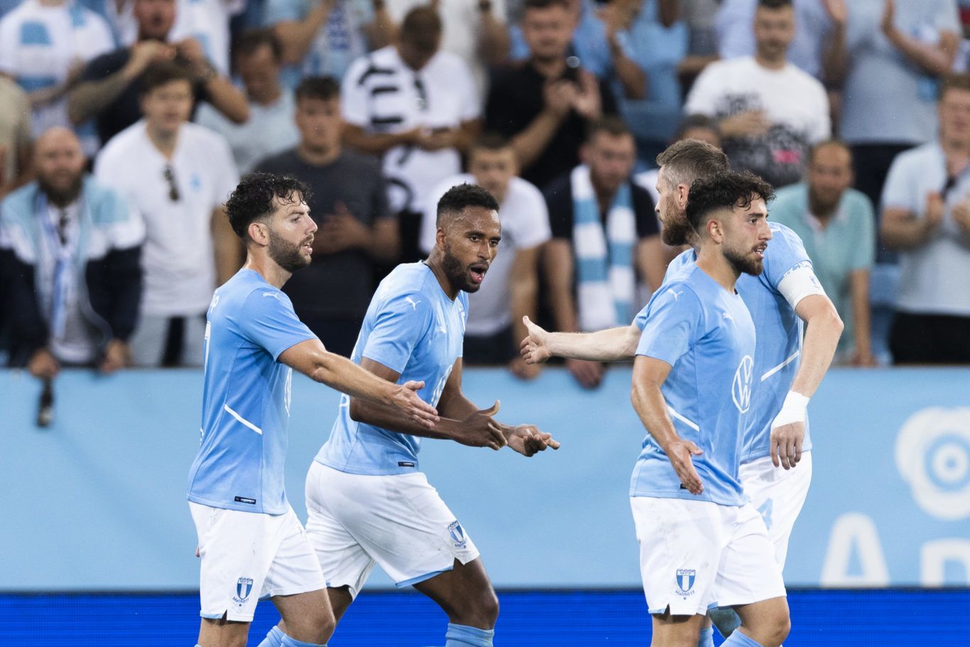 Jenius Bola Untuk hobimu | Malmo dalam pembicaraan dengan kiper Aston Villa Olsen