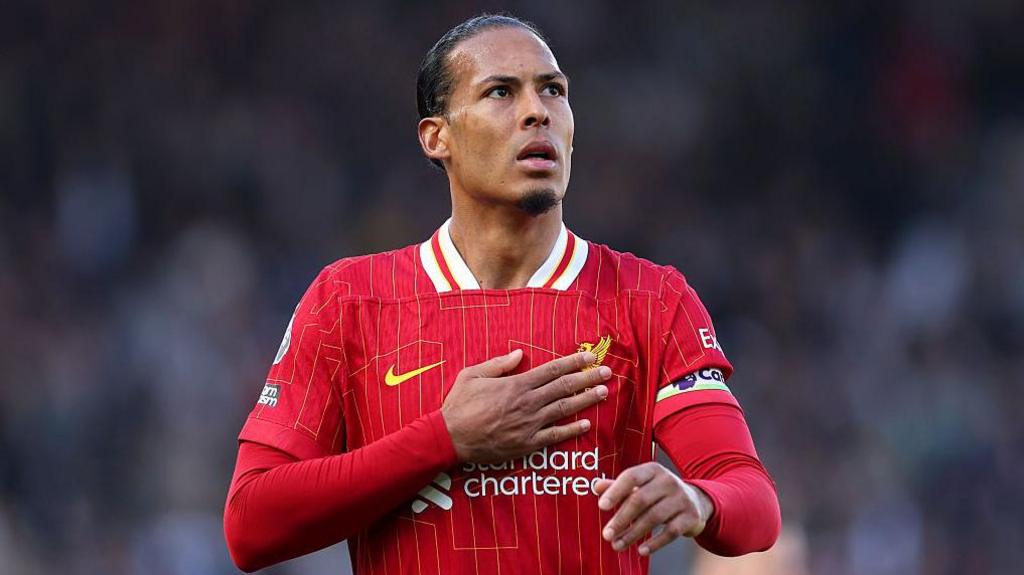 Jenius Bola Untuk hobimu | Kesepakatan Baru Van Dijk: Dia Sekarang Menjadi Bek Liga Primer dengan Bayaran Tertinggi Ketiga!