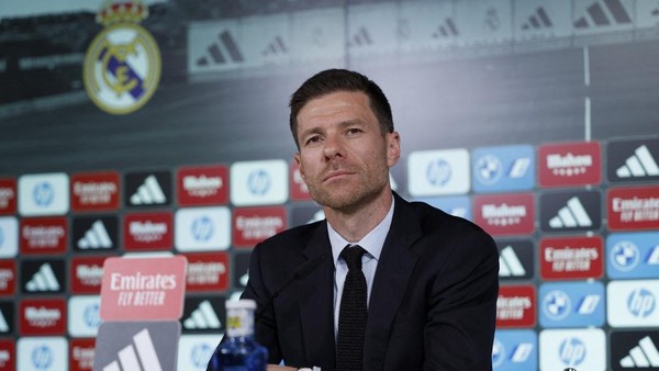 Jenius Bola Untuk hobimu|Real Madrid bayar €15 juta untuk jasa Xabi Alonso
