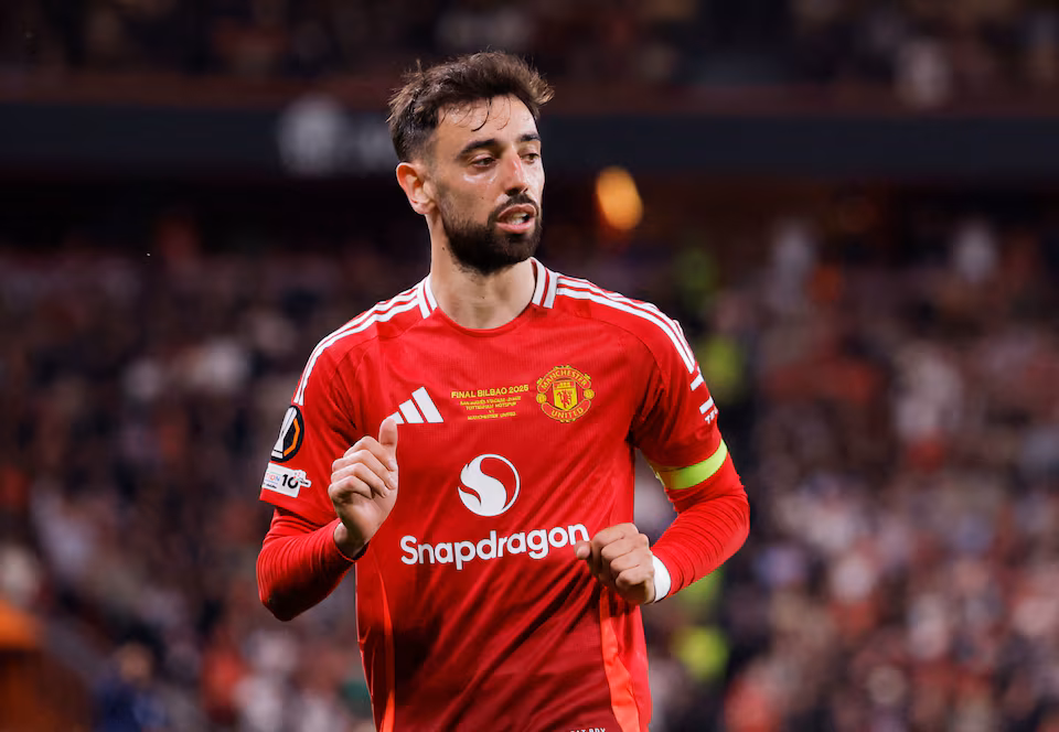 Jenius Bola Untuk hobimu|Bruno Fernandes tolak tawaran Al-Hilal untuk bertahan di Manchester United