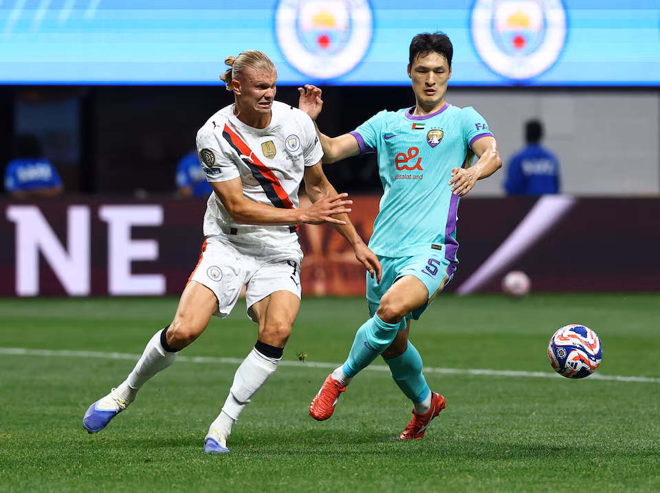 Jenius Bola Untuk hobimu | Manchester United dalam Pembicaraan untuk Merekrut Kiper Brasil John